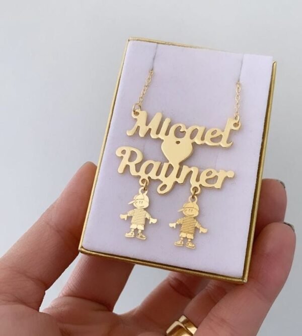 Gargantilha Personalizada Nomes coração e 2 Bonecos banho ouro