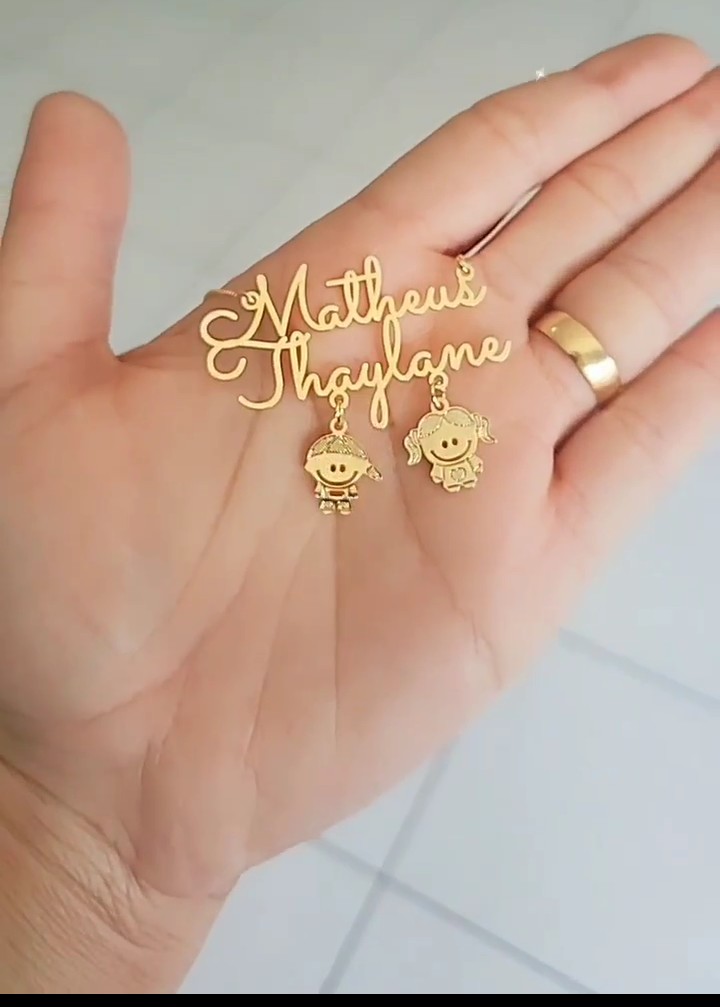 Gargantilha Personalizada Nomes e bonecos (as) Banho ouro - Imagem 4