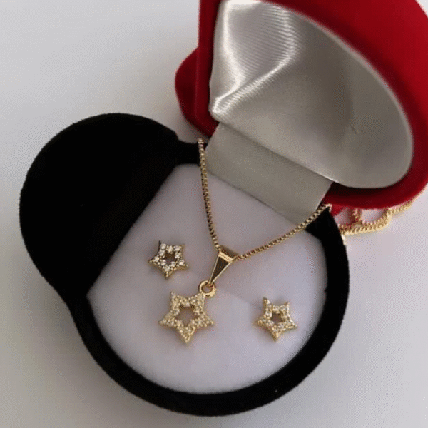 Conjunto Infantil Estrelas Cravejado Zircônias Banho Ouro