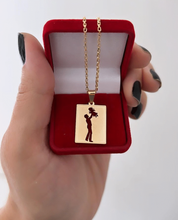 Corrente Masculina Pingente Medalha Pai e Filha (o) Banho ouro