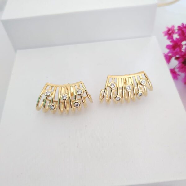 Brinco Ear Cuf com ponto de luz Banho ouro