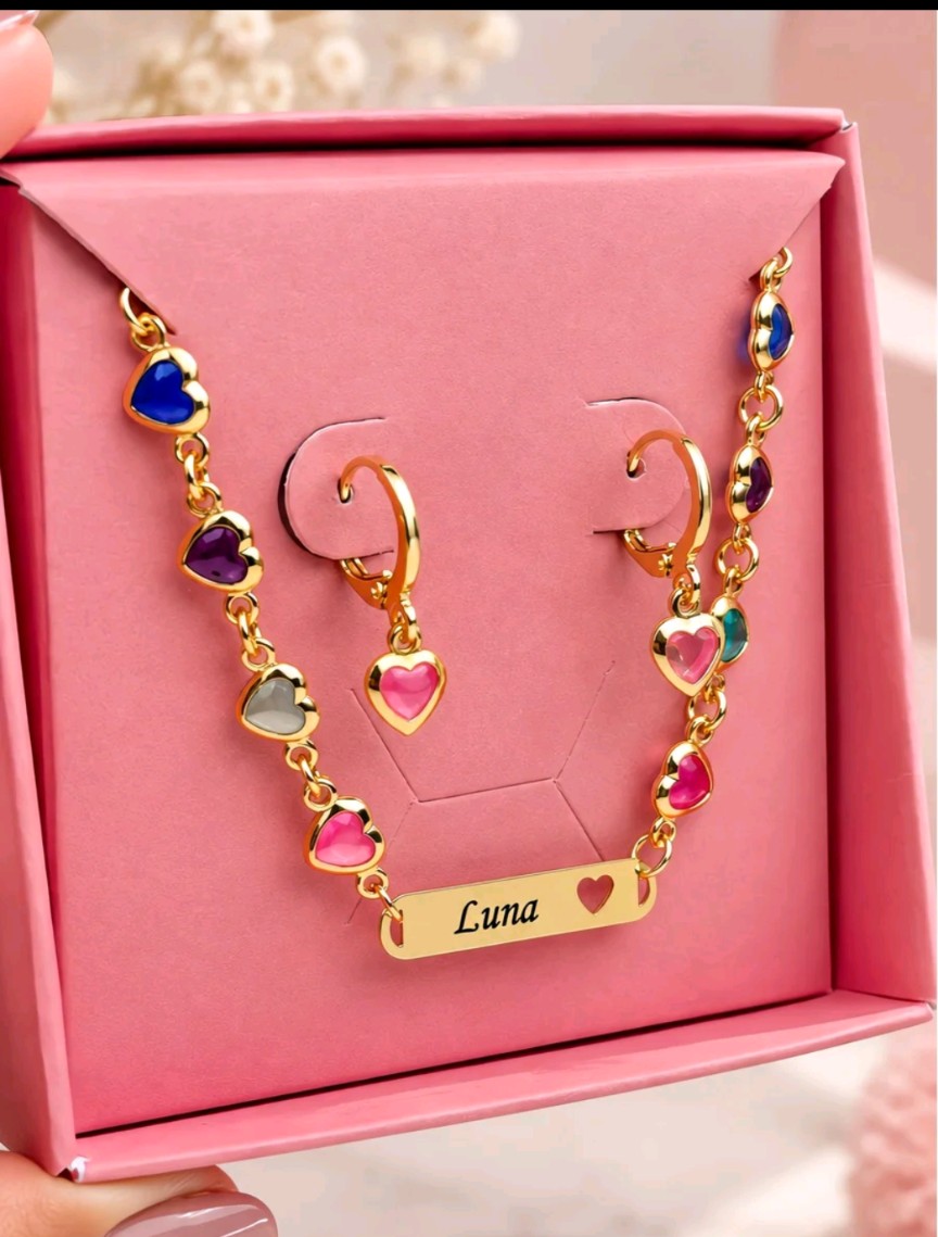 Pulseira Infantil Personalizada Corações Coloridos nome+ Brinco Argolinha Coração - Imagem 3