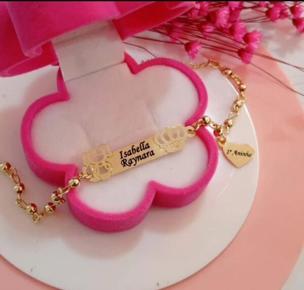 Pulseira Infantil Personalizada Em Bolinhas Menina E Coroa E Pingente Coração Banho De Ouro