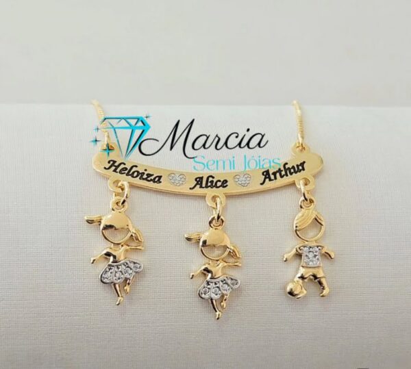 Gargantilha Personalizada Canquinha 2 Bonecos Cravejado Zircônias Banho De Ouro