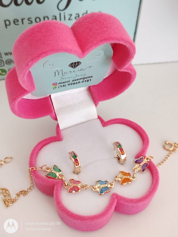 Pulseira Infantil Borboletas Coloridas+ Argolinha Infantil Luna Cravejado Zircônias Coloridas - Imagem 3