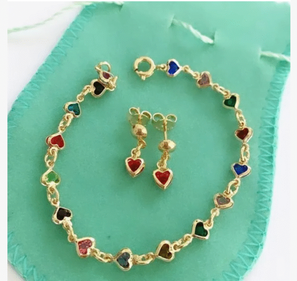 Conjunto Infantil Corações coloridas+ Brinco coração Pendurado Banho de Ouro