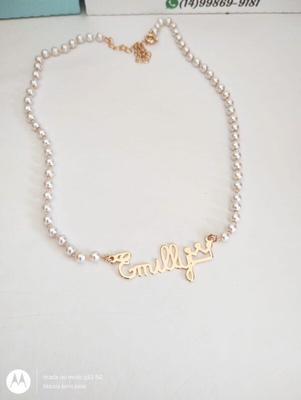 Gargantilha Personalizada infantil em Pérolas Nome e Coroa banho ouro 18k - Imagem 3