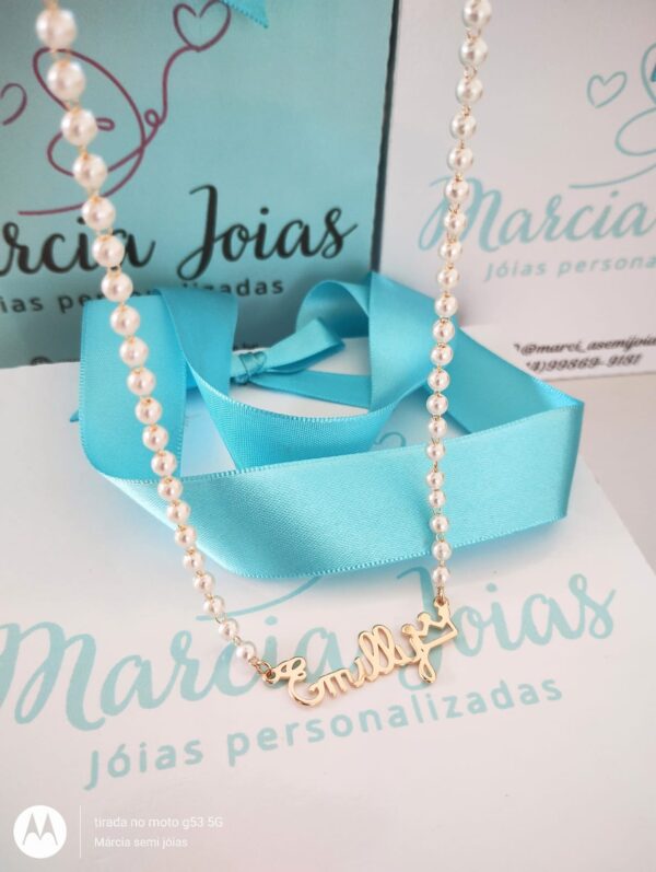 Gargantilha Personalizada infantil em Pérolas Nome e Coroa banho ouro 18k - Imagem 2