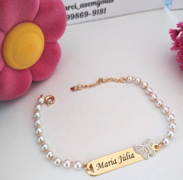 Pulseira infantil Personalizada em Pérolas Detalhe Borboleta
