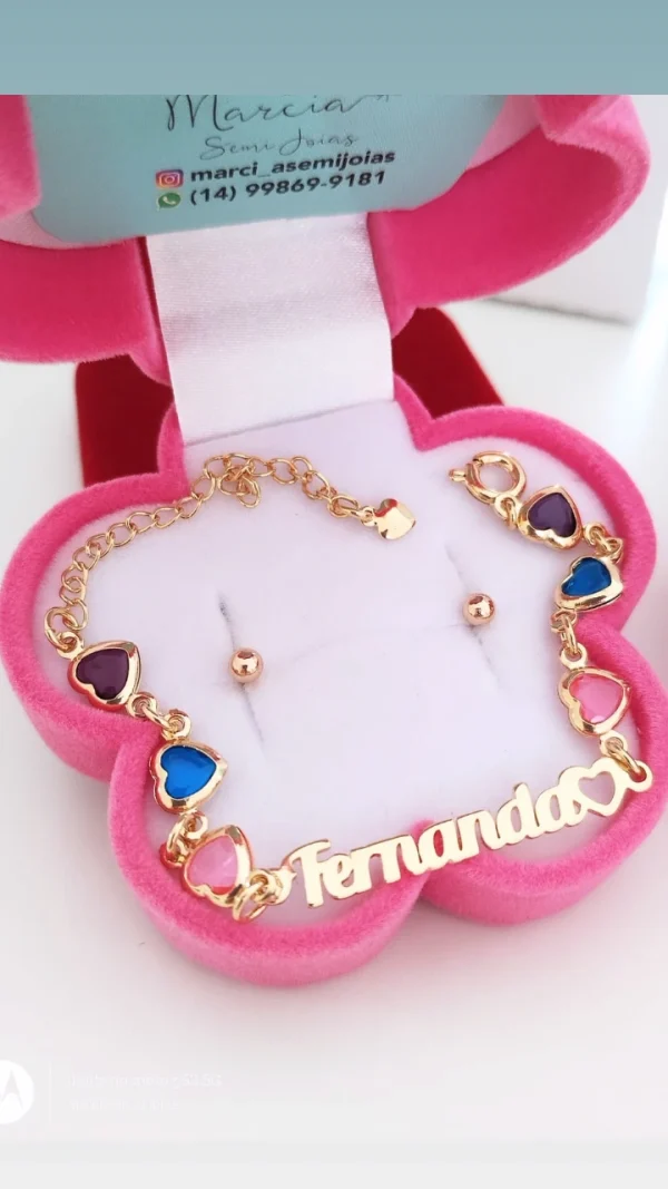 Conjunto Recém Nascido Pulseira Corações Nome Coração+ Brinco Bolinha Banho ouro 18k