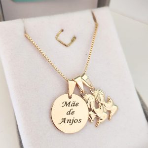 Gargantilha personalizada Medalhinha Mãe De Anjos 2 Anjos Banho ouro 18k