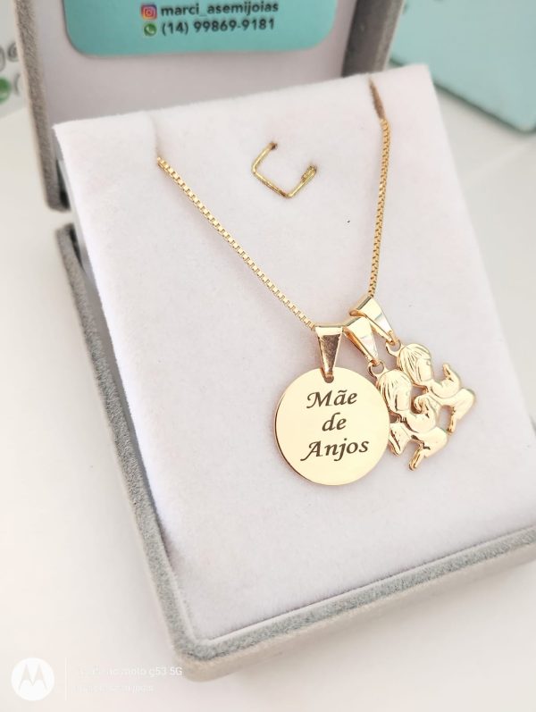 Gargantilha personalizada Medalhinha Mãe De Anjos 2 Anjos Banho ouro 18k - Imagem 2