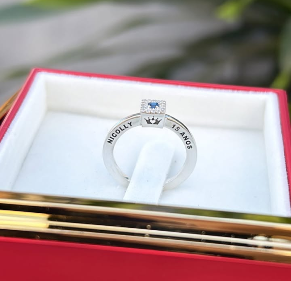 Anel Personalizado Debutante Banho Prata com Gravação Do Nome